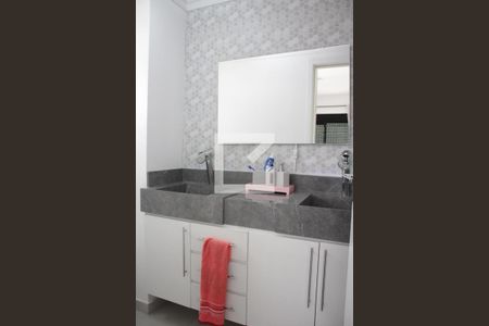 Apartamento à venda com 103m², 2 quartos e 1 vagaBanheiro da Suíte