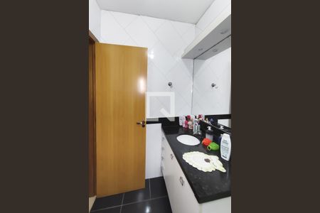 Casa à venda com 165m², 3 quartos e 1 vaga Casa à venda com 165m², 3 quartos e 1 vagaBanheiro