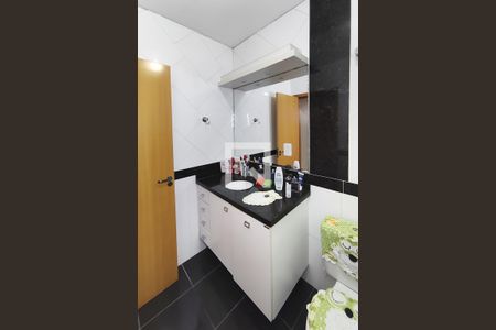 Casa à venda com 165m², 3 quartos e 1 vaga Casa à venda com 165m², 3 quartos e 1 vagaBanheiro