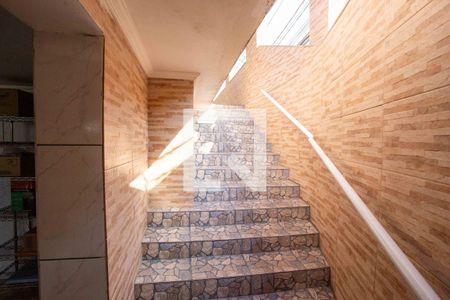 Casa à venda com 773m², 6 quartos e 2 vagas Casa à venda com 773m², 6 quartos e 2 vagasEscada