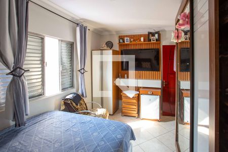 Casa à venda com 773m², 6 quartos e 2 vagas Casa à venda com 773m², 6 quartos e 2 vagasQuarto 2