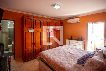 Casa à venda com 773m², 6 quartos e 2 vagas Casa à venda com 773m², 6 quartos e 2 vagasQuarto Suíte