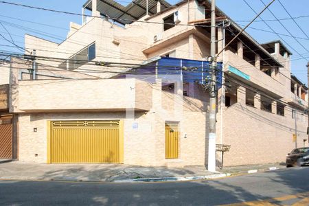 Casa à venda com 773m², 6 quartos e 2 vagas Casa à venda com 773m², 6 quartos e 2 vagasFachada