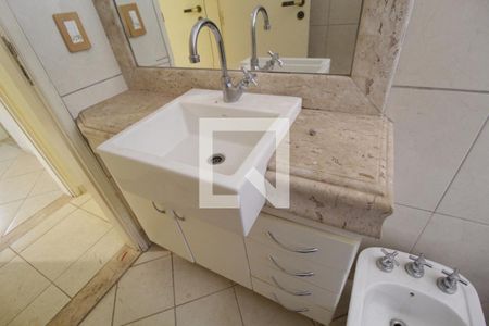 Apartamento para alugar com 124m², 4 quartos e 1 vagaBanheiro do Quarto 3