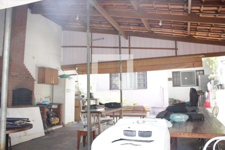 Casa à venda com 209m², 3 quartos e 7 vagasÁrea externa