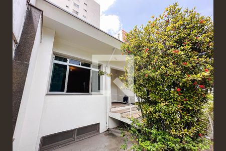 Casa à venda com 168m², 4 quartos e 2 vagasFachada