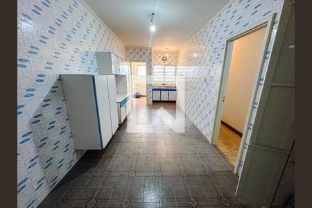 Casa à venda com 168m², 4 quartos e 2 vagascozinha