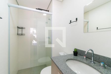 Banheiro de kitnet/studio para alugar com 1 quarto, 25m² em Liberdade, São Paulo