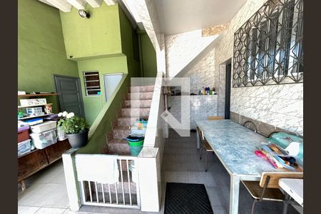 Casa à venda com 373m², 3 quartos e 3 vagasEscada