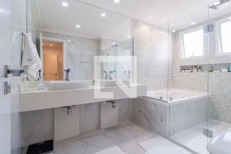 Apartamento à venda com 260m², 3 quartos e 4 vagasBanheiro da Suíte 3