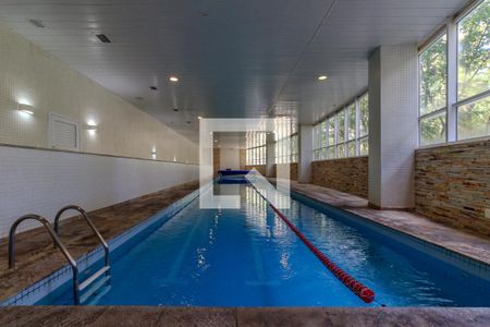 Apartamento à venda com 260m², 3 quartos e 4 vagasÁrea comum - Piscina