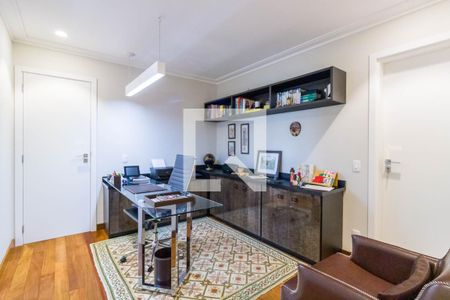 Apartamento à venda com 260m², 3 quartos e 4 vagasEscritório