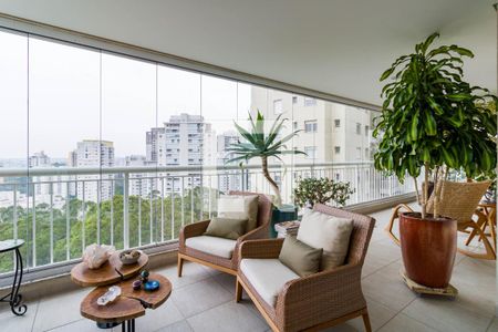 Apartamento à venda com 260m², 3 quartos e 4 vagasVaranda gourmet
