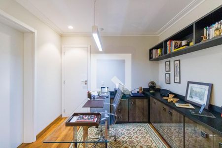 Apartamento à venda com 260m², 3 quartos e 4 vagasEscritório