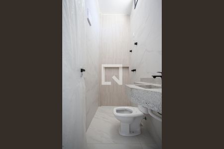 Banheiro Social de casa à venda com 3 quartos, 95m² em Planalto, Belo Horizonte