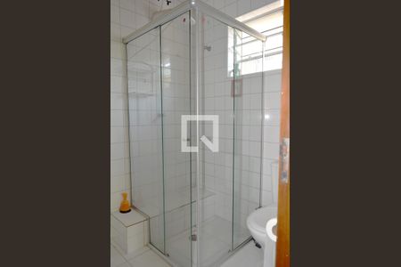 Casa à venda com 200m², 3 quartos e 1 vagaBanheiro Suíte 2