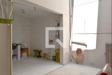 Área de Serviço/Quintal de casa para alugar com 3 quartos, 200m² em Cerqueira César, São Paulo