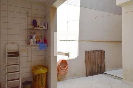 Casa à venda com 200m², 3 quartos e 1 vagaÁrea de Serviço/Quintal