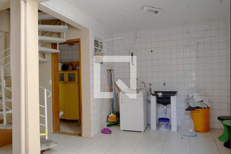 Área de Serviço/Quintal de casa para alugar com 3 quartos, 200m² em Cerqueira César, São Paulo