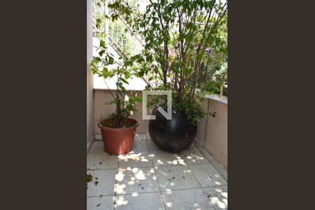 Varanda de casa para alugar com 3 quartos, 200m² em Cerqueira César, São Paulo