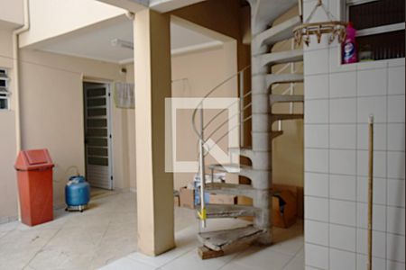 Casa à venda com 200m², 3 quartos e 1 vagaÁrea de Serviço/Quintal