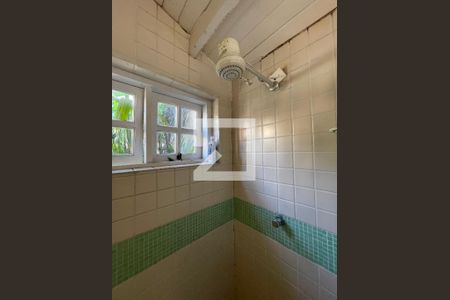 Casa para alugar com 700m², 5 quartos e 5 vagas Casa para alugar com 700m², 5 quartos e 5 vagasBanheiro piscina