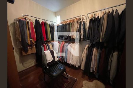 Casa para alugar com 700m², 5 quartos e 5 vagas Casa para alugar com 700m², 5 quartos e 5 vagasCloest da Suíte master