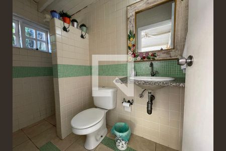 Casa para alugar com 700m², 5 quartos e 5 vagas Casa para alugar com 700m², 5 quartos e 5 vagasBanheiro piscina