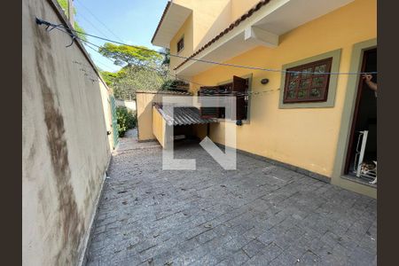 Casa para alugar com 700m², 5 quartos e 5 vagas Casa para alugar com 700m², 5 quartos e 5 vagasQuintal