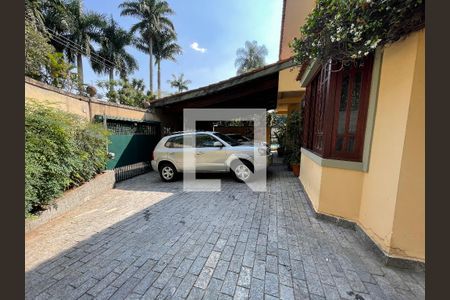 Casa para alugar com 700m², 5 quartos e 5 vagas Casa para alugar com 700m², 5 quartos e 5 vagasGaragem