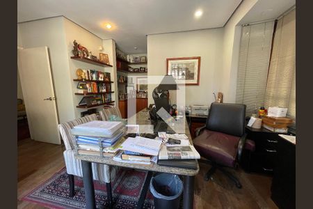 Casa para alugar com 700m², 5 quartos e 5 vagas Casa para alugar com 700m², 5 quartos e 5 vagasEscritório 1