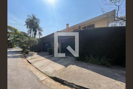 Casa para alugar com 700m², 5 quartos e 5 vagas Casa para alugar com 700m², 5 quartos e 5 vagasFachada