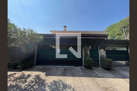 Casa para alugar com 700m², 5 quartos e 5 vagas Casa para alugar com 700m², 5 quartos e 5 vagasFachada