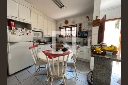 Casa para alugar com 700m², 5 quartos e 5 vagas Casa para alugar com 700m², 5 quartos e 5 vagasCozinha