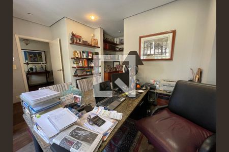 Casa para alugar com 700m², 5 quartos e 5 vagas Casa para alugar com 700m², 5 quartos e 5 vagasEscritório 1