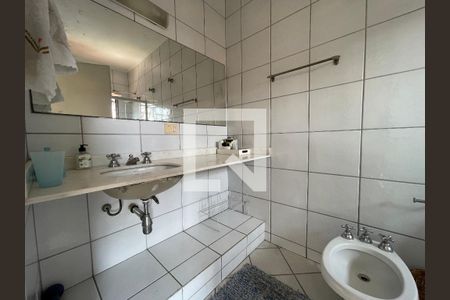 Casa para alugar com 700m², 5 quartos e 5 vagas Casa para alugar com 700m², 5 quartos e 5 vagasBanheiro do escritório 2