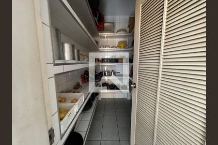 Casa para alugar com 700m², 5 quartos e 5 vagas Casa para alugar com 700m², 5 quartos e 5 vagasDespensa