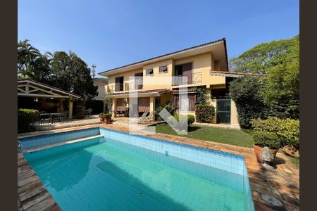 Casa para alugar com 700m², 5 quartos e 5 vagas Casa para alugar com 700m², 5 quartos e 5 vagasÁrea comum - Piscina