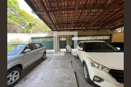 Casa para alugar com 700m², 5 quartos e 5 vagas Casa para alugar com 700m², 5 quartos e 5 vagasGaragem