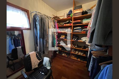 Casa para alugar com 700m², 5 quartos e 5 vagas Casa para alugar com 700m², 5 quartos e 5 vagasCloset da Suíte master