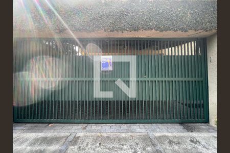 Casa para alugar com 700m², 5 quartos e 5 vagas Casa para alugar com 700m², 5 quartos e 5 vagasFachada