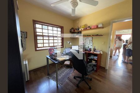 Casa para alugar com 700m², 5 quartos e 5 vagas Casa para alugar com 700m², 5 quartos e 5 vagasEscritório 2