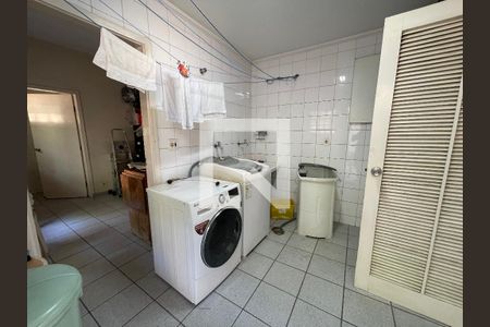 Casa para alugar com 700m², 5 quartos e 5 vagas Casa para alugar com 700m², 5 quartos e 5 vagasÁrea de Serviço