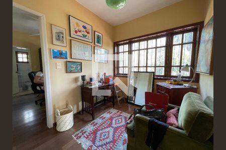 Casa para alugar com 700m², 5 quartos e 5 vagas Casa para alugar com 700m², 5 quartos e 5 vagasEscritório 2