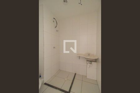 Banheiro de kitnet/studio à venda com 1 quarto, 27m² em Conjunto Residencial José Bonifácio, São Paulo