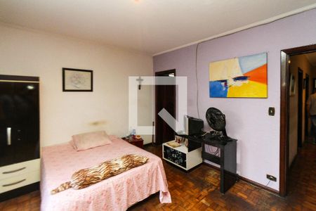 Casa à venda com 200m², 4 quartos e 4 vagasSuite