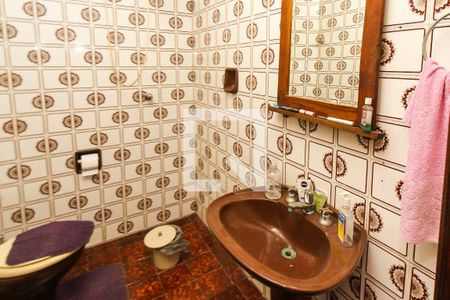 Casa à venda com 200m², 4 quartos e 4 vagasBanheiro de serviço