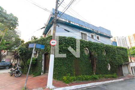 Casa à venda com 200m², 4 quartos e 4 vagasFachada