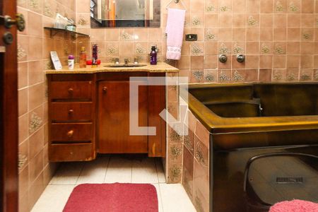 Casa à venda com 200m², 4 quartos e 4 vagasBanheiro da Suite