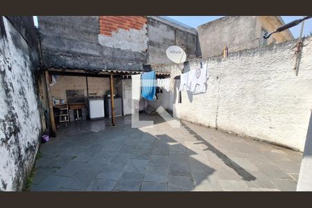 Casa para alugar com 155m², 2 quartos e 1 vagaFundos